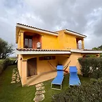 Lovely And Peaceful House 2 Km Form Porto Pino