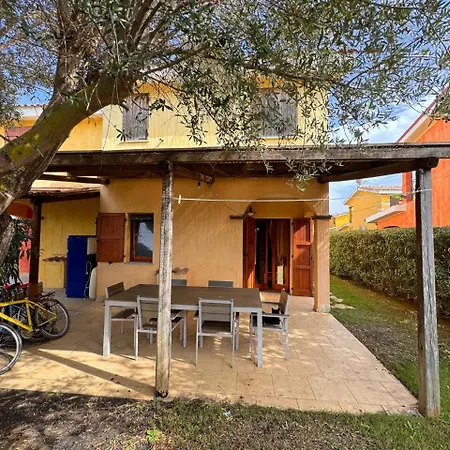 Lovely And Peaceful House 2 Km Form Porto Pino Casa de Férias
