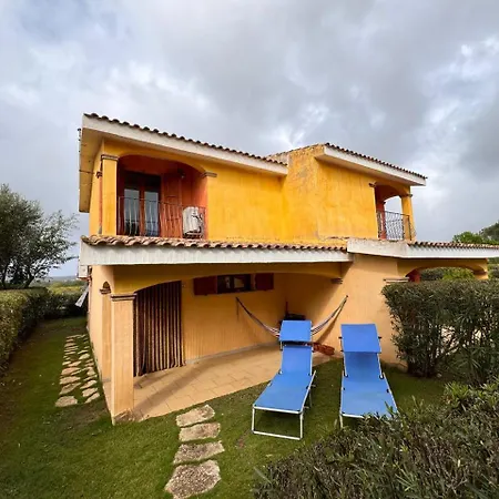 Lovely And Peaceful House 2 Km Form Porto Pino
