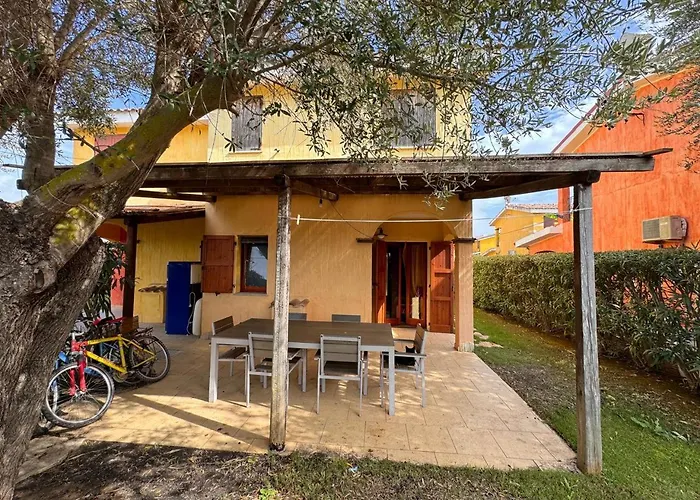 Lovely And Peaceful House 2 Km Form Porto Pino Nyaraló