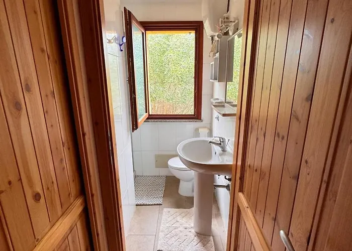 Lovely And Peaceful House 2 Km Form Porto Pino Nyaraló *